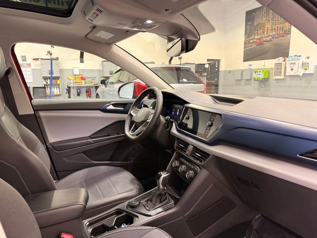 Used 2023 Volkswagen Taos SE w/ Panoramic Sunroof Package image 29