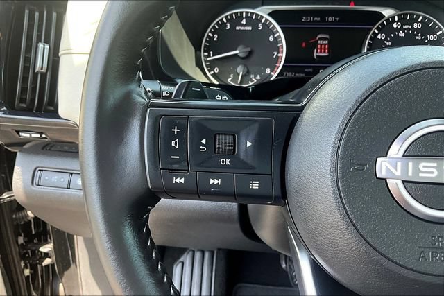 Used 2025 Nissan Pathfinder SV AWD/4WD image 11
