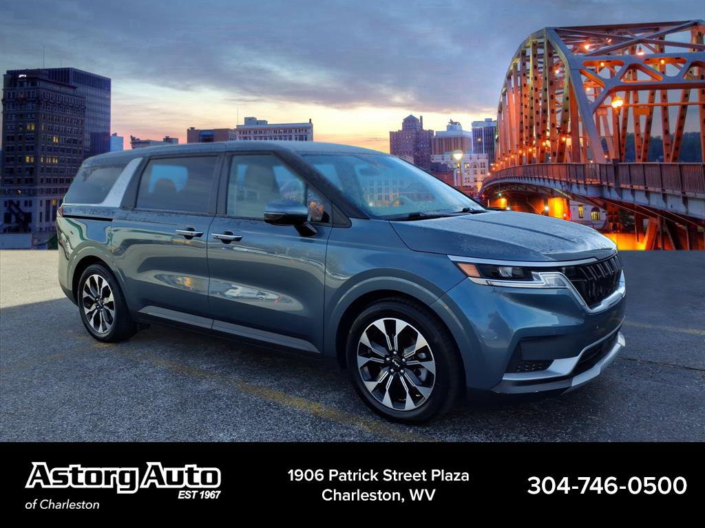 Used 2022 Kia Carnival EX image 1