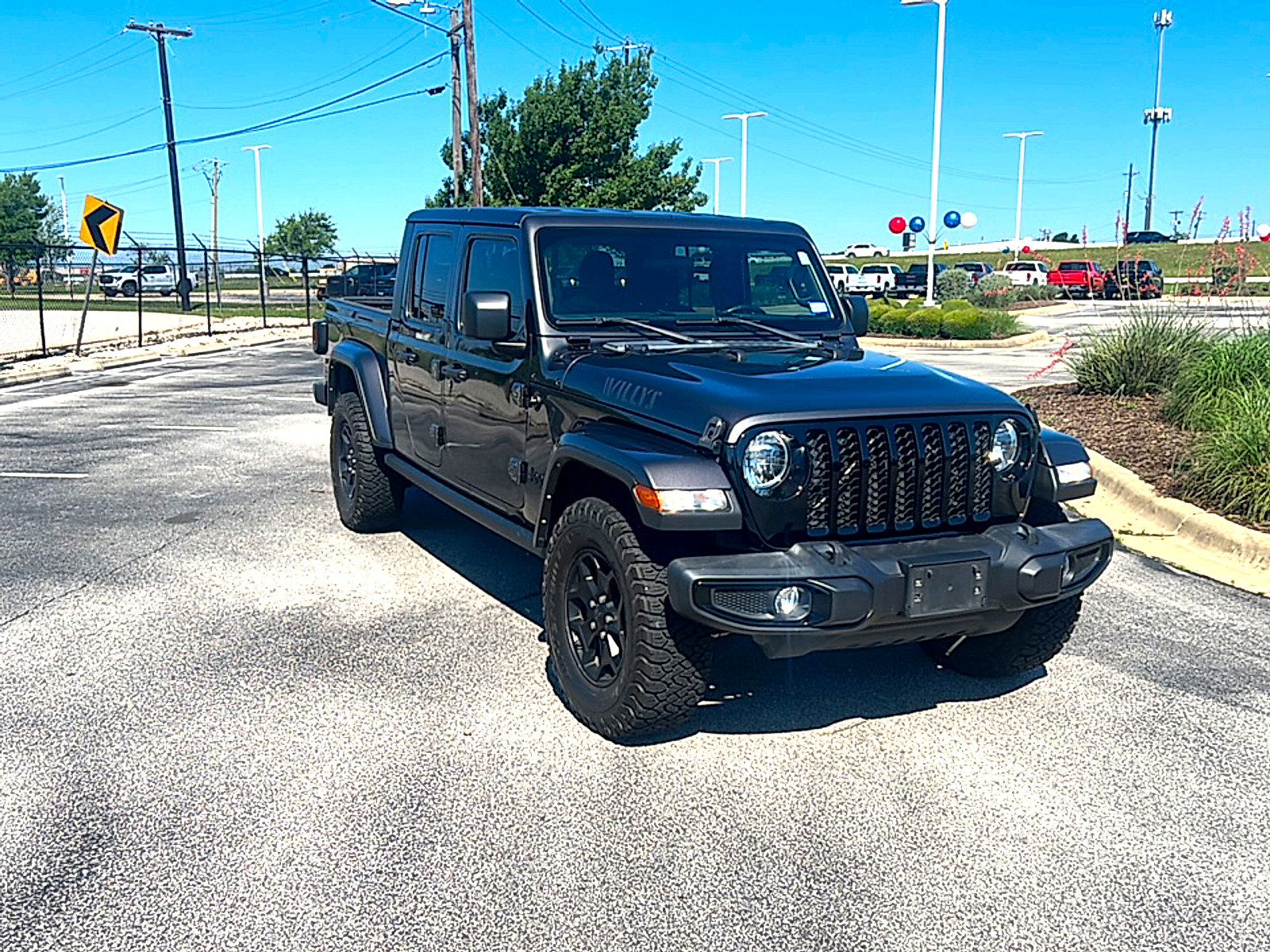Used 2022 Jeep Gladiator Sport AWD/4WD image 4