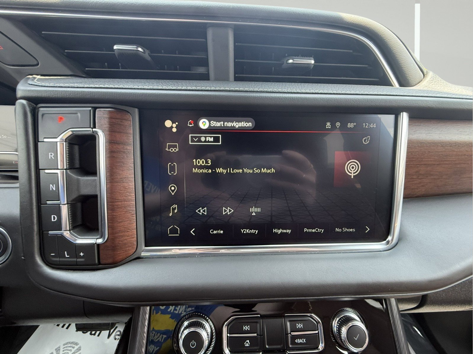 Certified 2024 GMC Yukon Denali Ultimate image 19