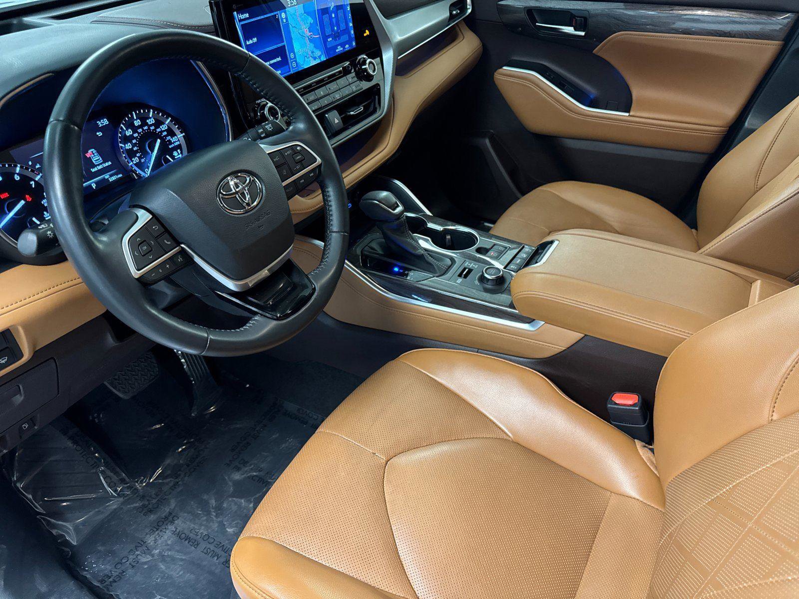 Used 2022 Toyota Highlander Platinum AWD/4WD image 9