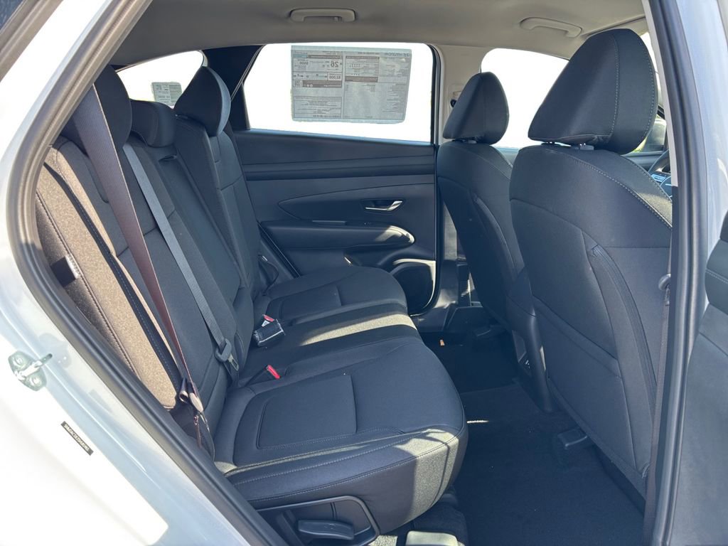 New 2025 Hyundai Tucson SE image 17