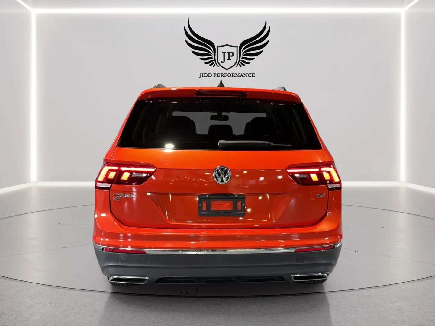 Used 2018 Volkswagen Tiguan SEL FWD image 35