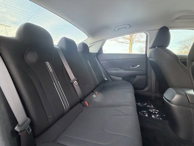Certified 2021 Hyundai Elantra SEL w/ Convenience Package image 32