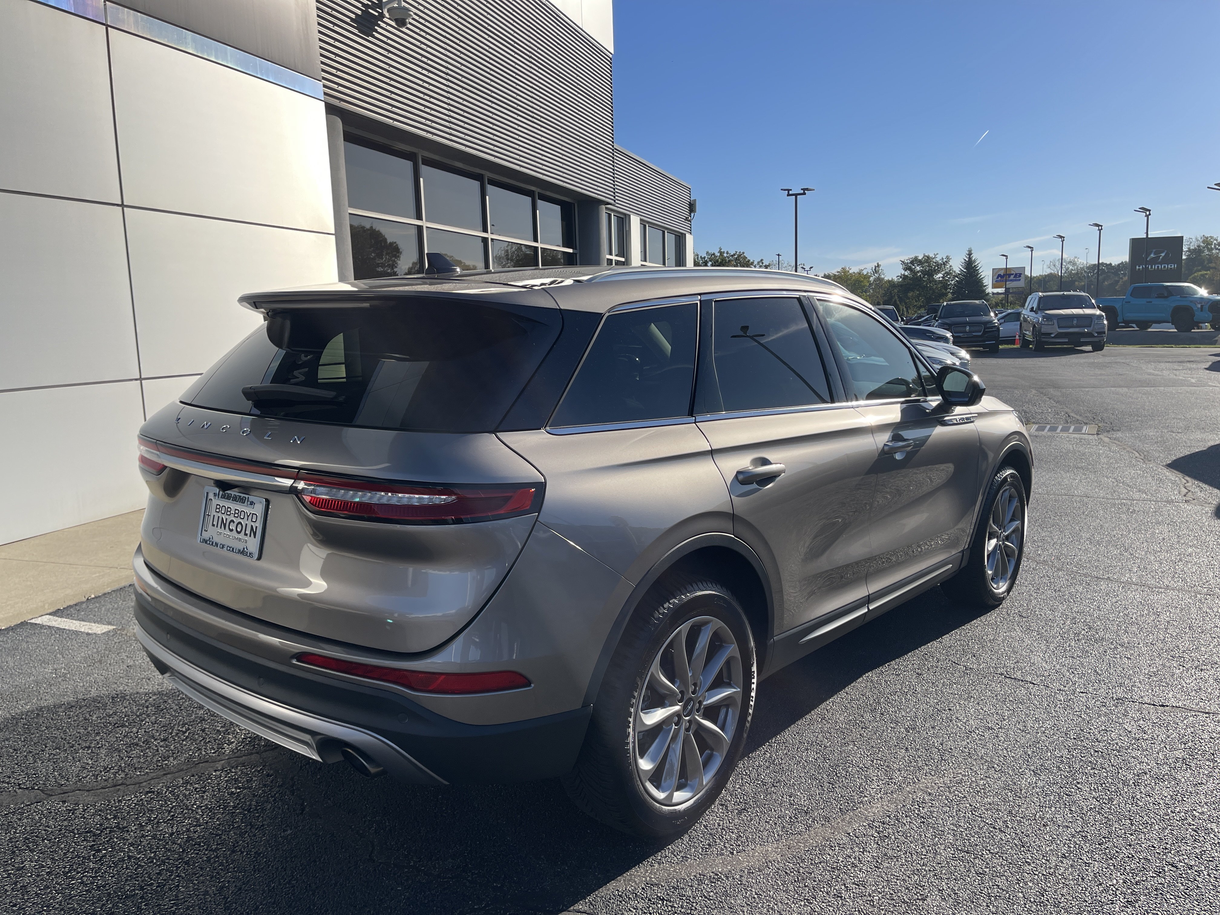 Used 2021 Lincoln Corsair AWD w/ Premium Package image 5
