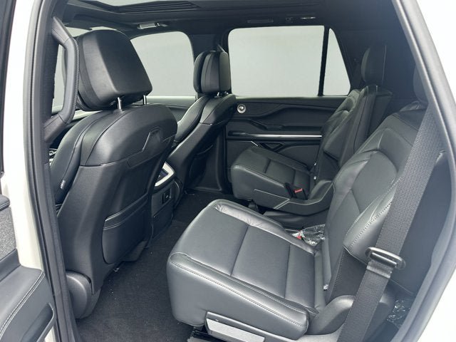 New 2026 Lincoln Navigator Reserve w/ Jet Appearance Package AWD/4WD image 11
