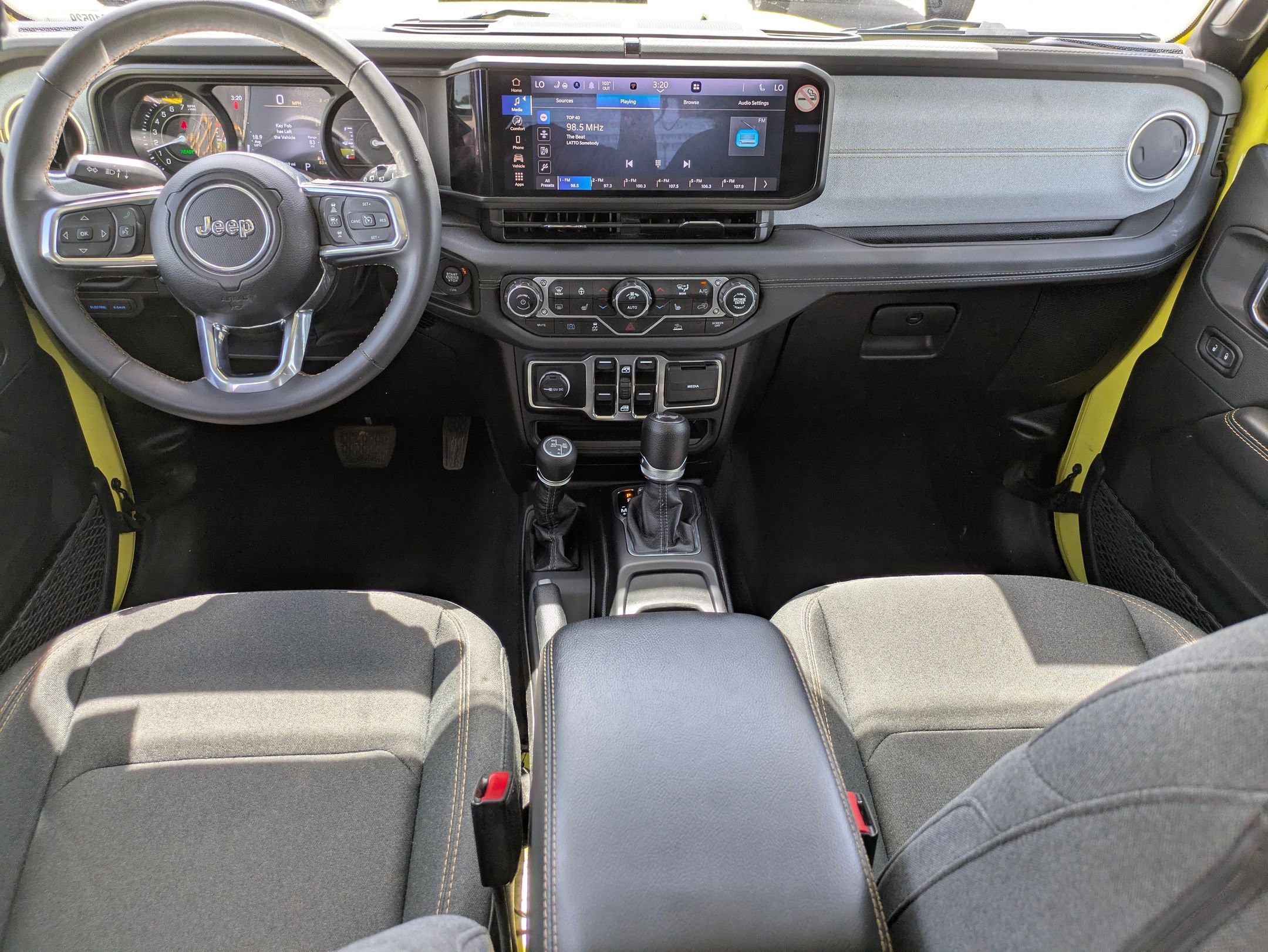 Used 2024 Jeep Wrangler Sahara AWD/4WD image 16