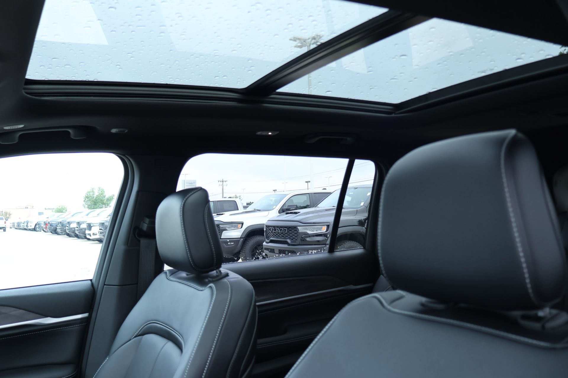New 2026 Jeep Grand Cherokee L Limited AWD/4WD image 17