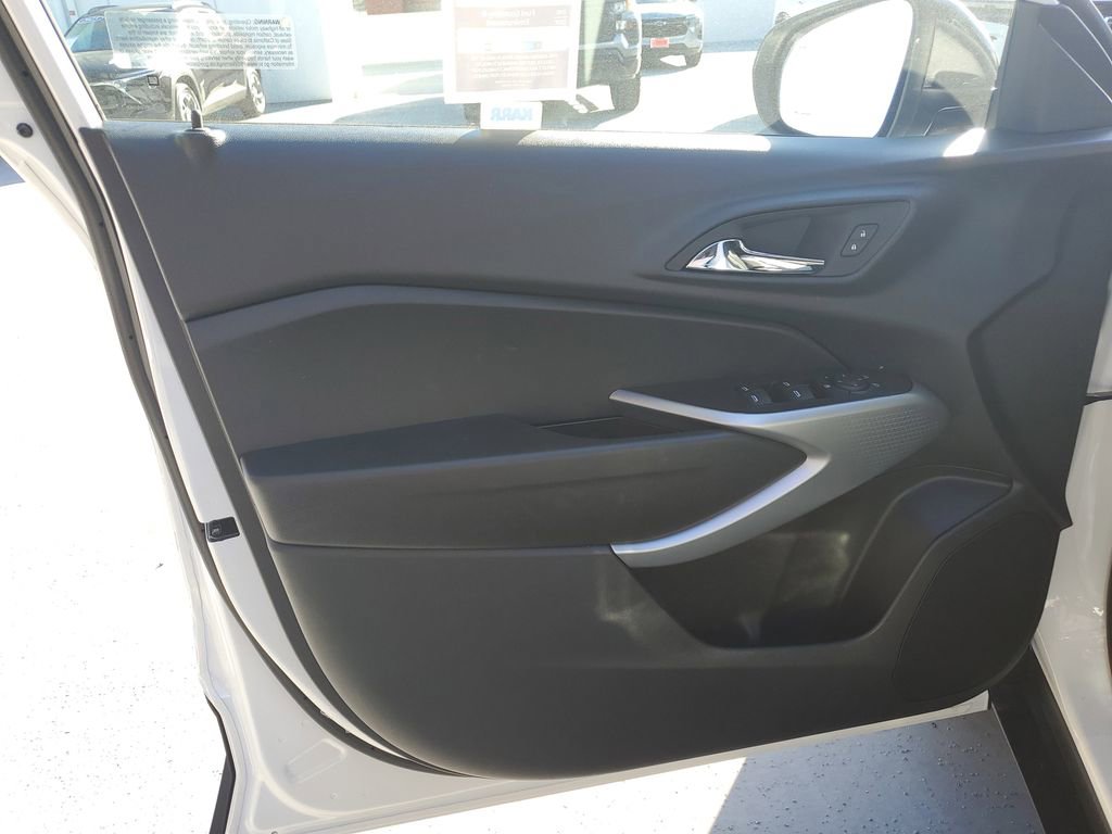 New 2026 Chevrolet Trax RS w/ Sunroof Package image 20