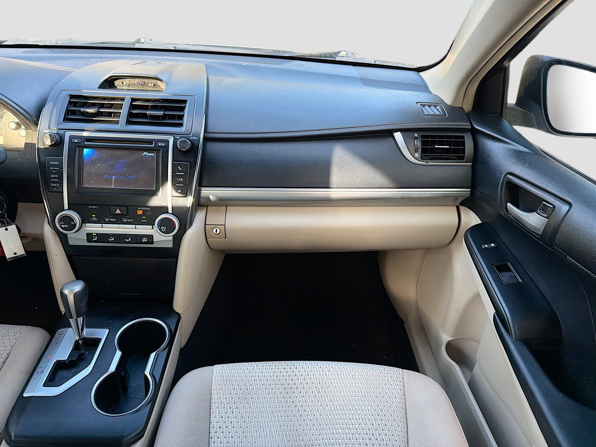 Used 2013 Toyota Camry L image 17