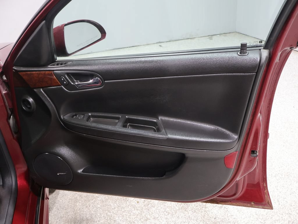 Used 2011 Chevrolet Impala LT w/ Luxury Edition Package FWD image 25