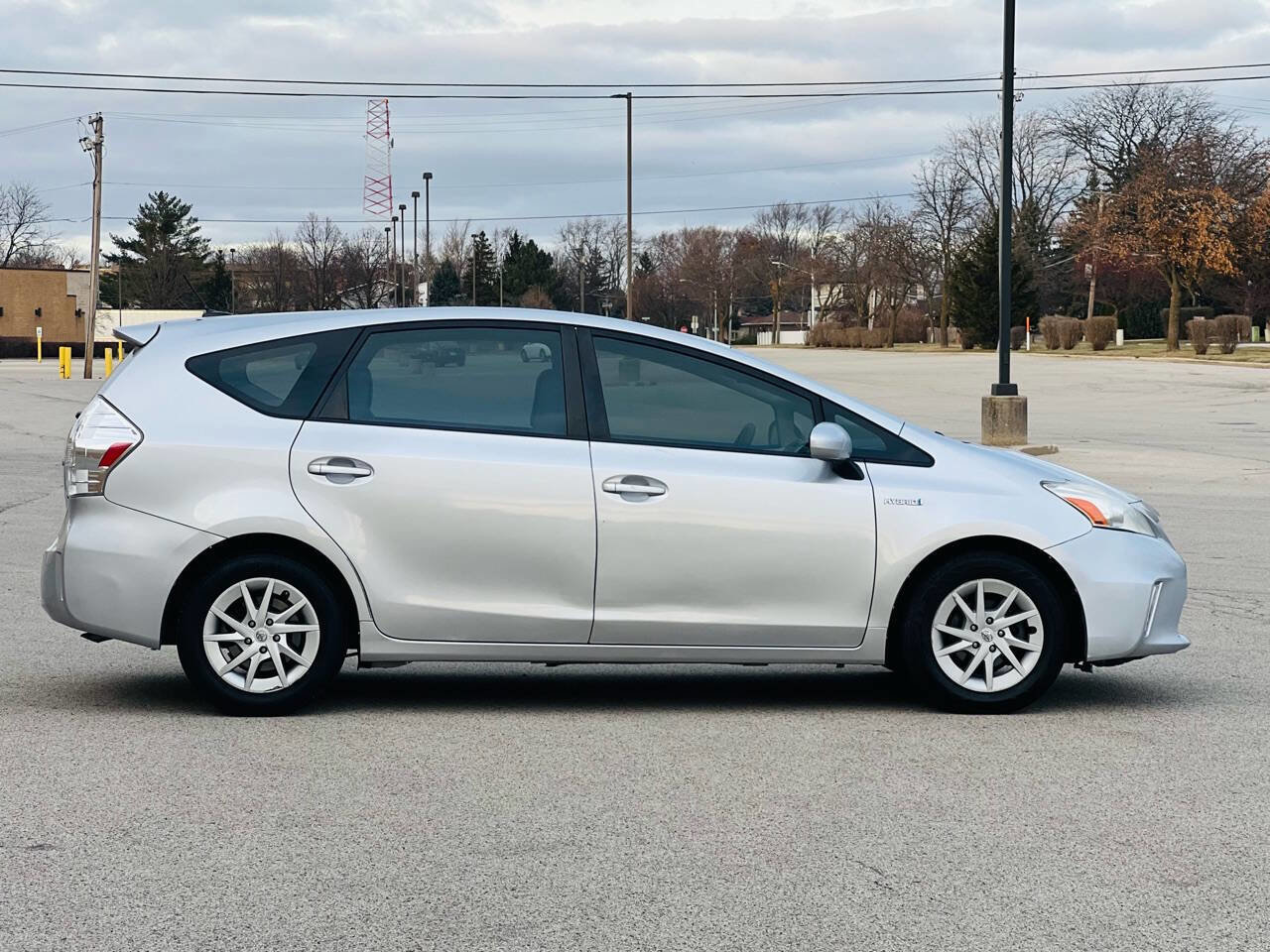 Used 2012 Toyota Prius V Three image 4