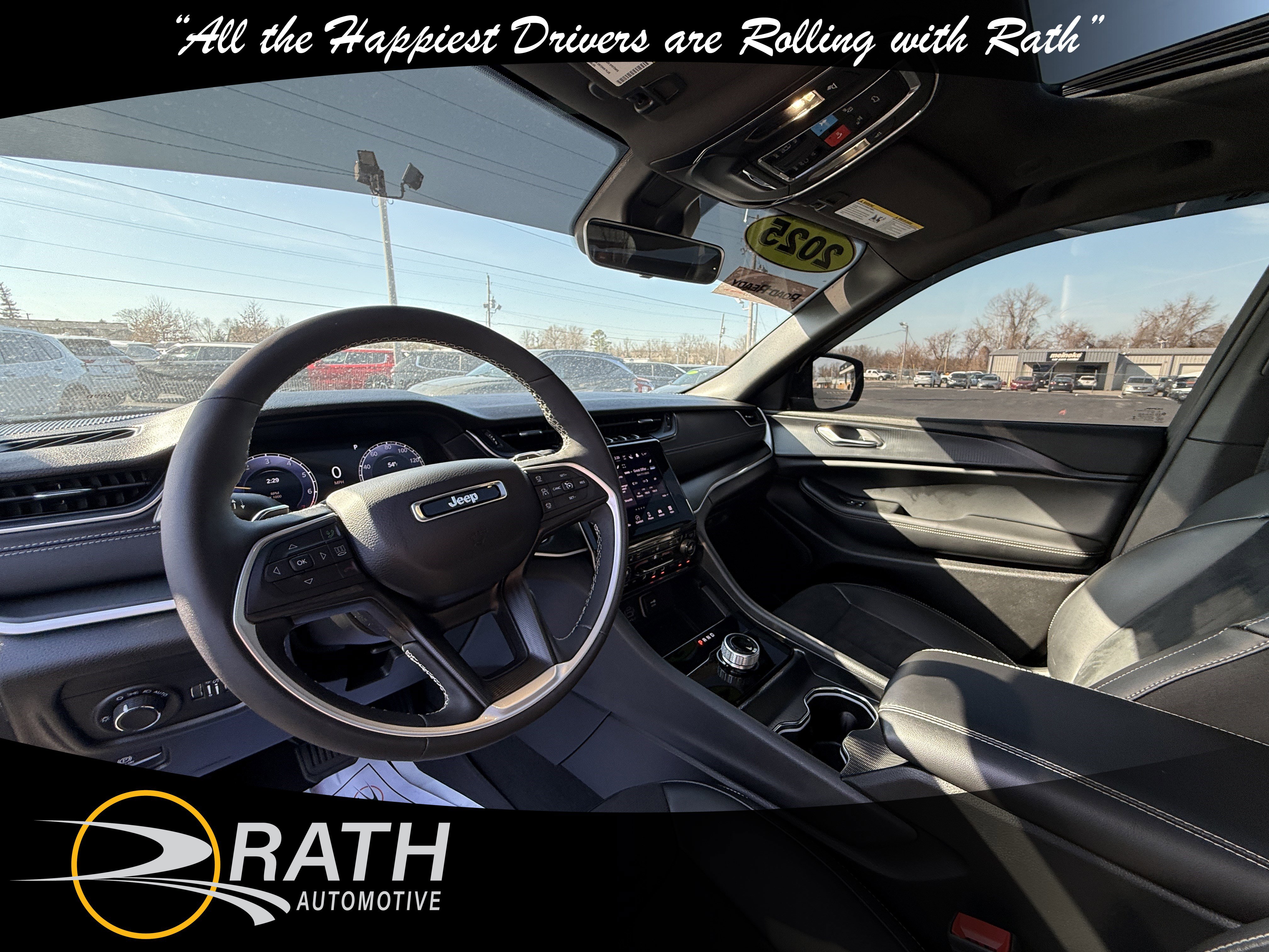 Used 2025 Jeep Grand Cherokee Altitude image 13