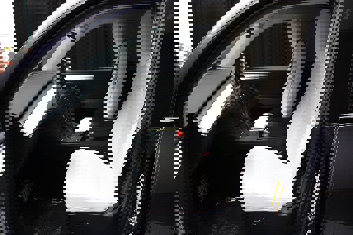 Used 2023 Tesla Model Y Long Range image 28