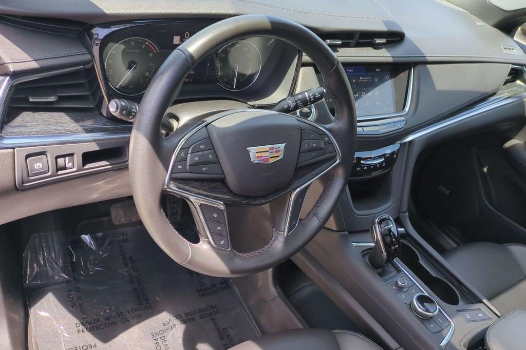 Certified 2023 Cadillac XT5 Premium Luxury FWD image 9