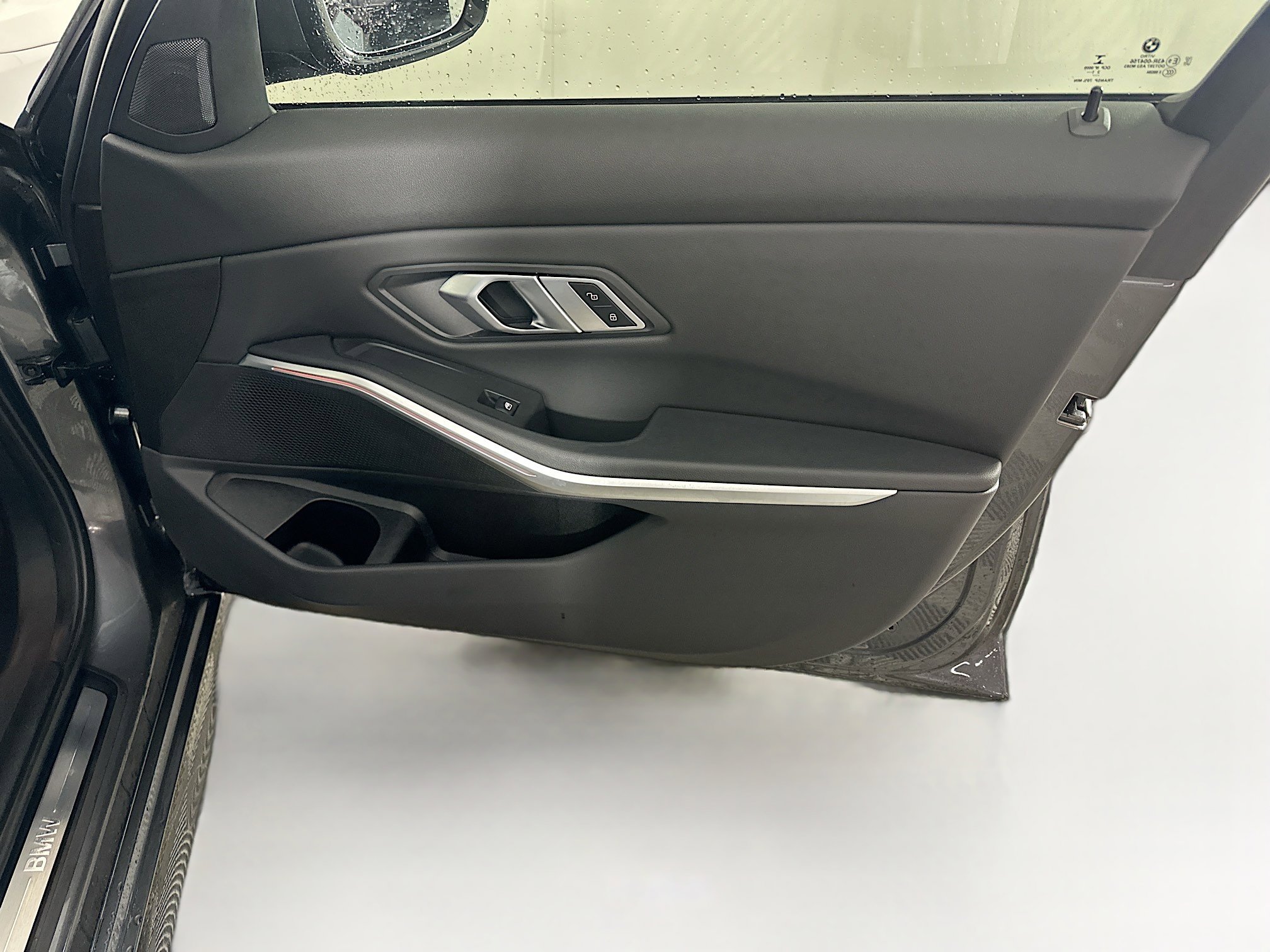 Used 2022 BMW 330i xDrive Sedan w/ Driving Assistance Package image 34