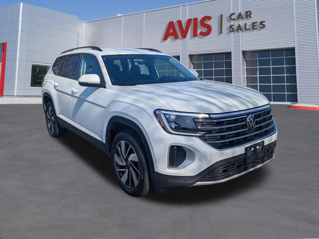 Used 2025 Volkswagen Atlas SE image 3