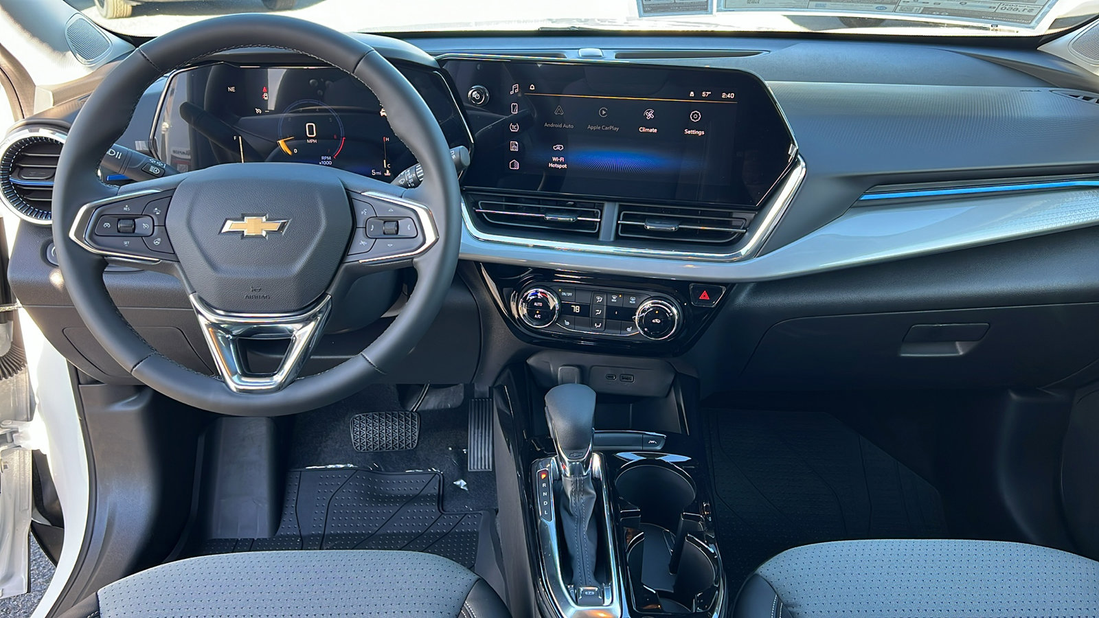 New 2026 Chevrolet Trax LT w/ LT Convenience Package FWD image 15