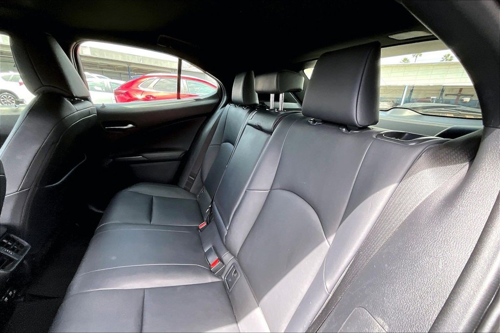 Used 2019 Lexus UX 250h AWD/4WD image 15