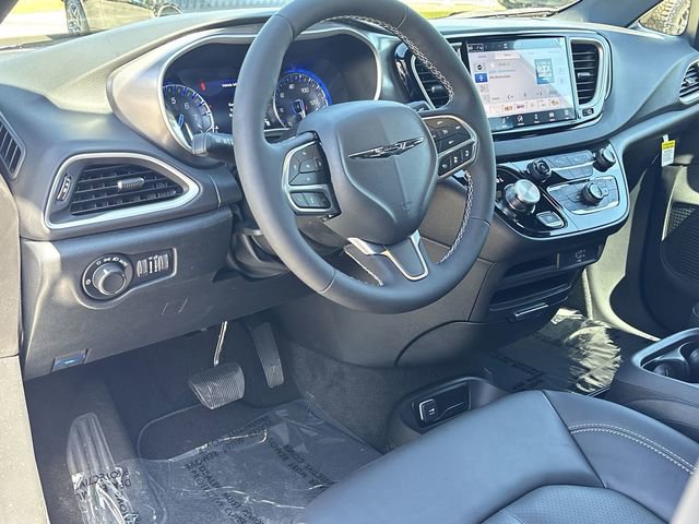 New 2026 Chrysler Voyager LX FWD image 16