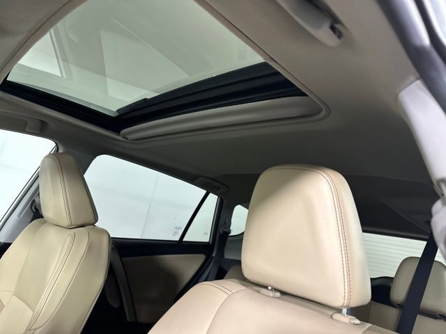 Used 2015 Toyota RAV4 Limited image 12