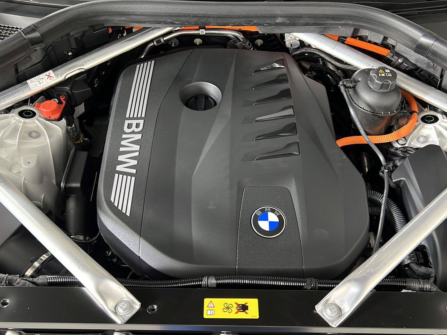 Used 2026 BMW X5 xDrive50e w/ M Sport Package AWD/4WD image 25