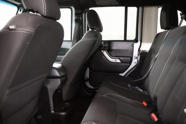 Used 2018 Jeep Wrangler Unlimited Sahara image 28