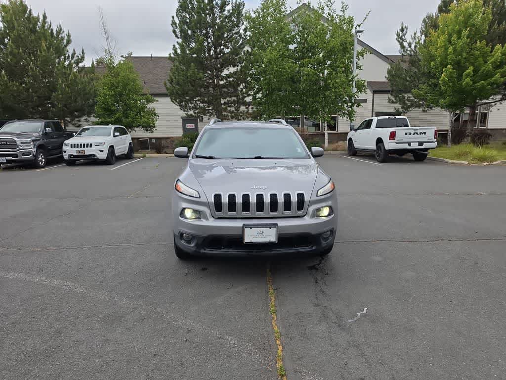 Used 2018 Jeep Cherokee Latitude AWD/4WD image 8