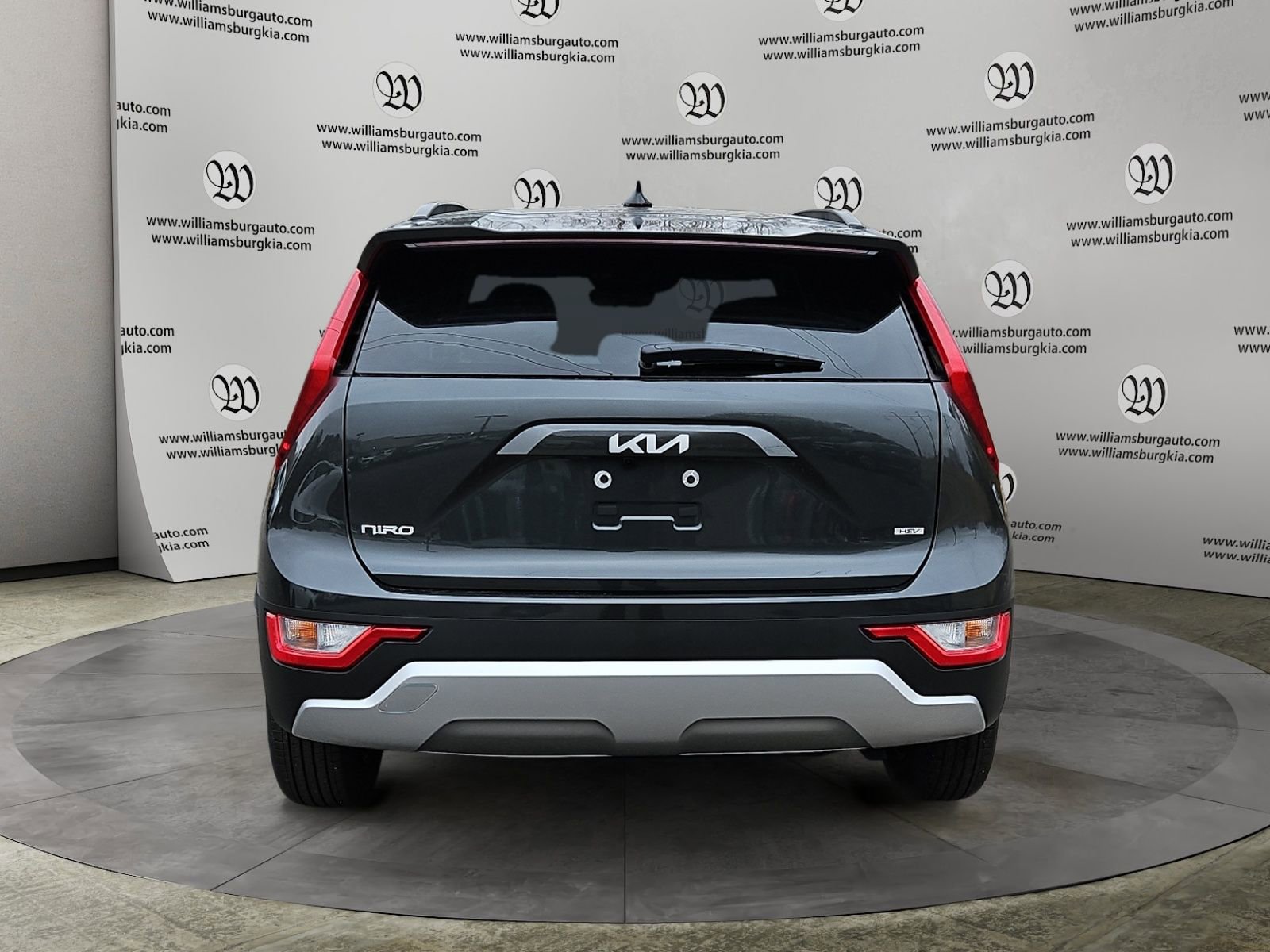 Used 2025 Kia Niro LX image 4