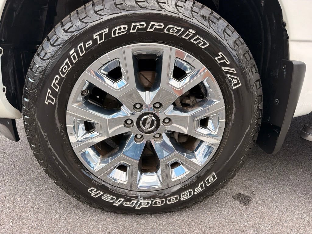 Used 2020 Nissan Titan SL w/ Moonroof Package AWD/4WD image 32