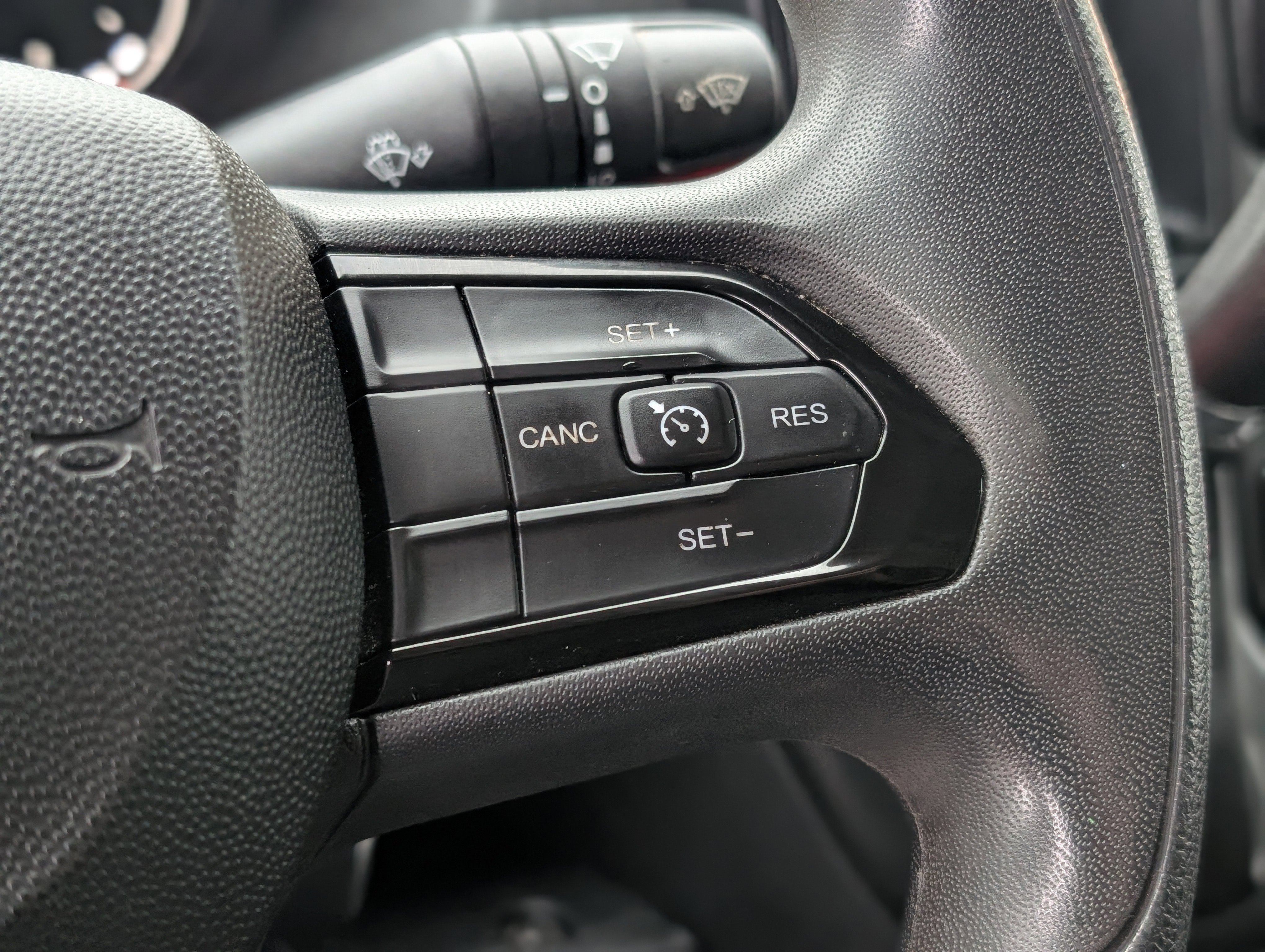 Used 2023 RAM ProMaster 2500 w/ Premium Appearance Group image 16