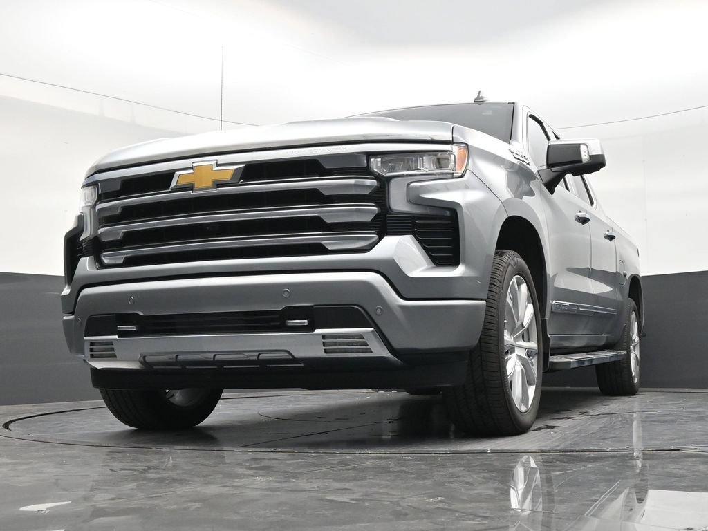Used 2024 Chevrolet Silverado 1500 High Country w/ High Country Premium Package AWD/4WD image 27