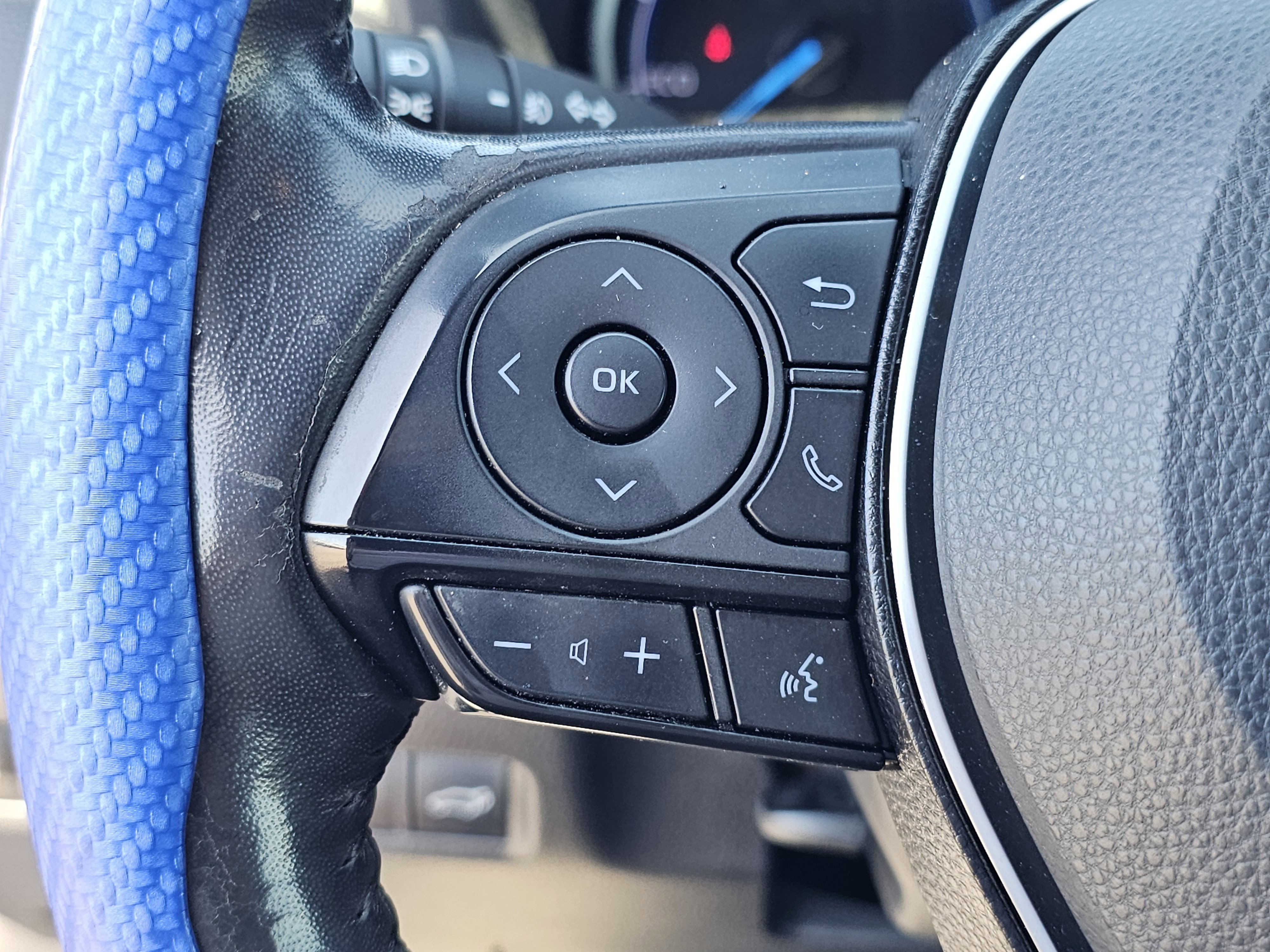 Used 2019 Toyota RAV4 XSE w/ XSE Weather Package AWD/4WD image 22