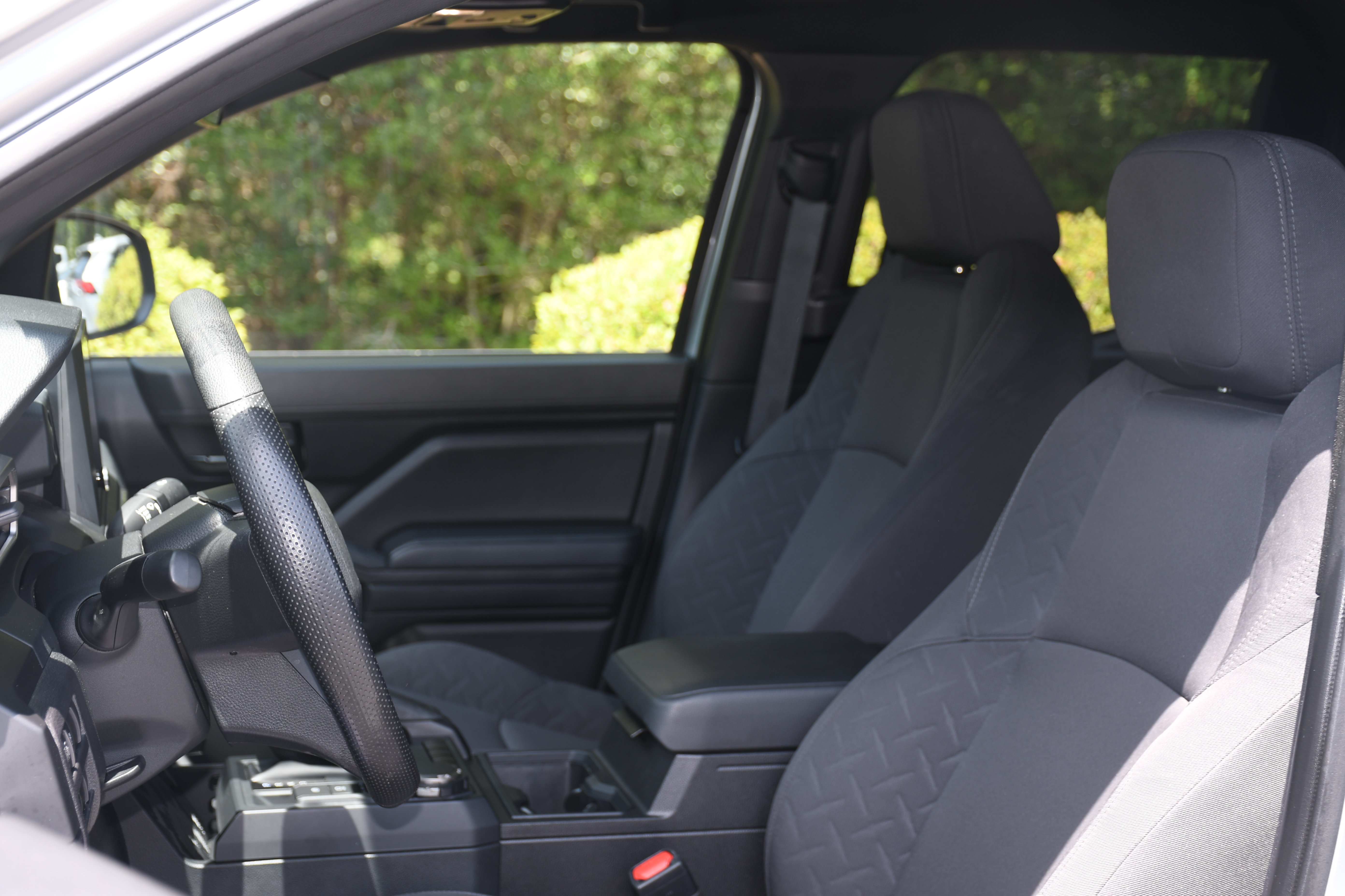 Used 2025 Toyota Tacoma SR AWD/4WD image 11