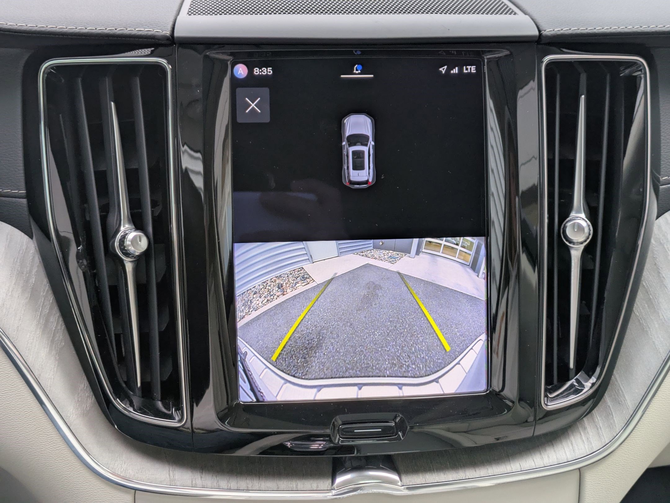 Used 2023 Volvo XC60 T8 Ultimate w/ Climate Package image 23