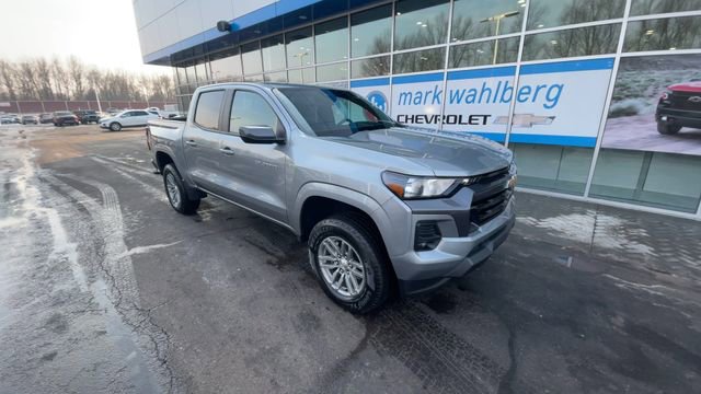 Used 2024 Chevrolet Colorado LT w/ LT Convenience Package image 2
