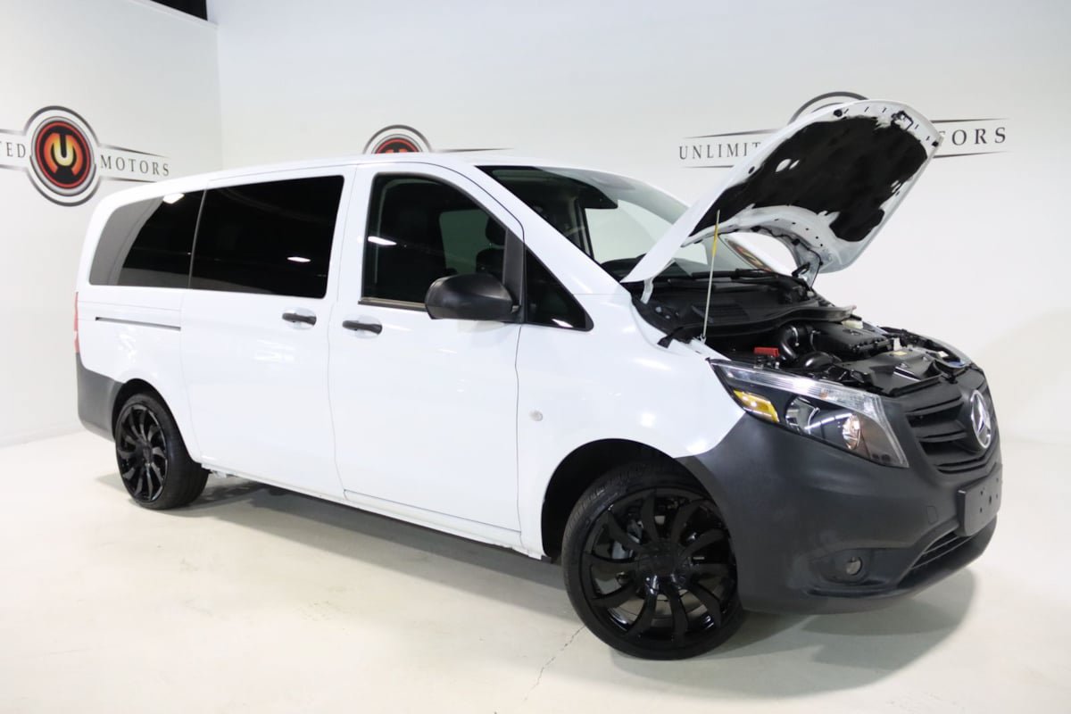Used 2023 Mercedes-Benz Metris Passenger image 29
