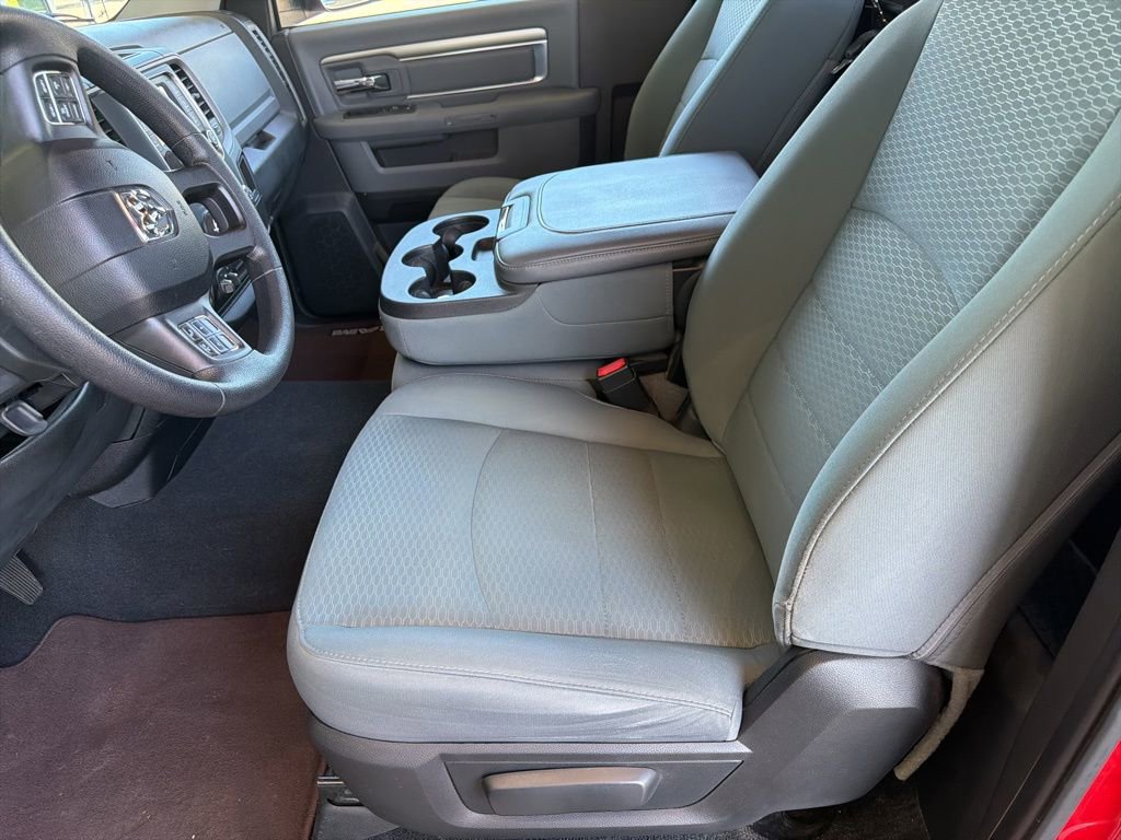 Used 2016 RAM 1500 Express RWD image 4