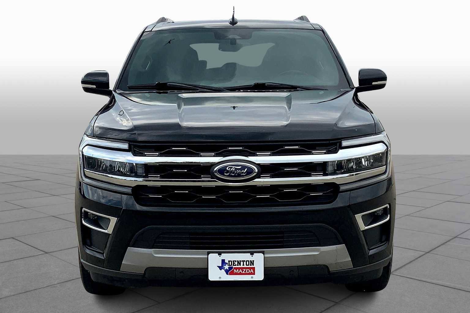 Used 2022 Ford Expedition Limited image 3