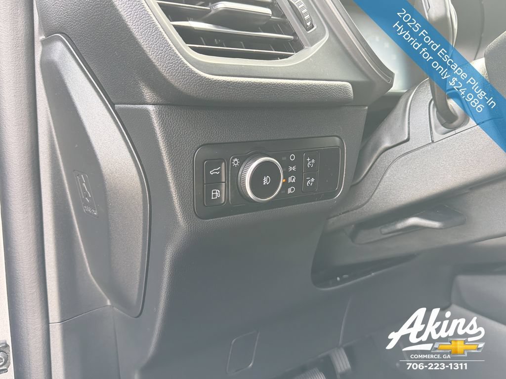 Used 2025 Ford Escape SE FWD image 15