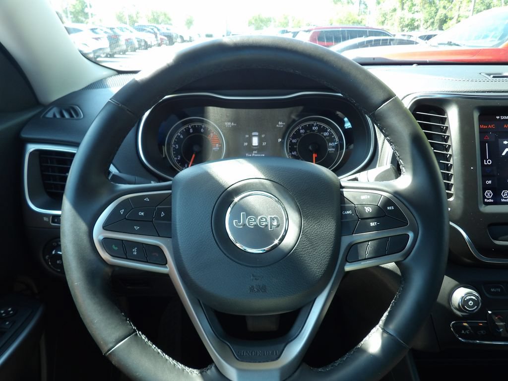 Used 2021 Jeep Cherokee Latitude Lux w/ Comfort/Convenience Group FWD image 14