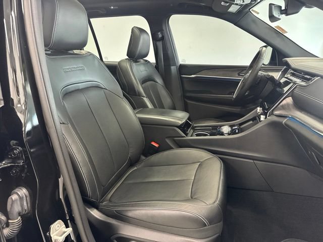 Used 2023 Jeep Grand Cherokee Overland AWD/4WD image 27