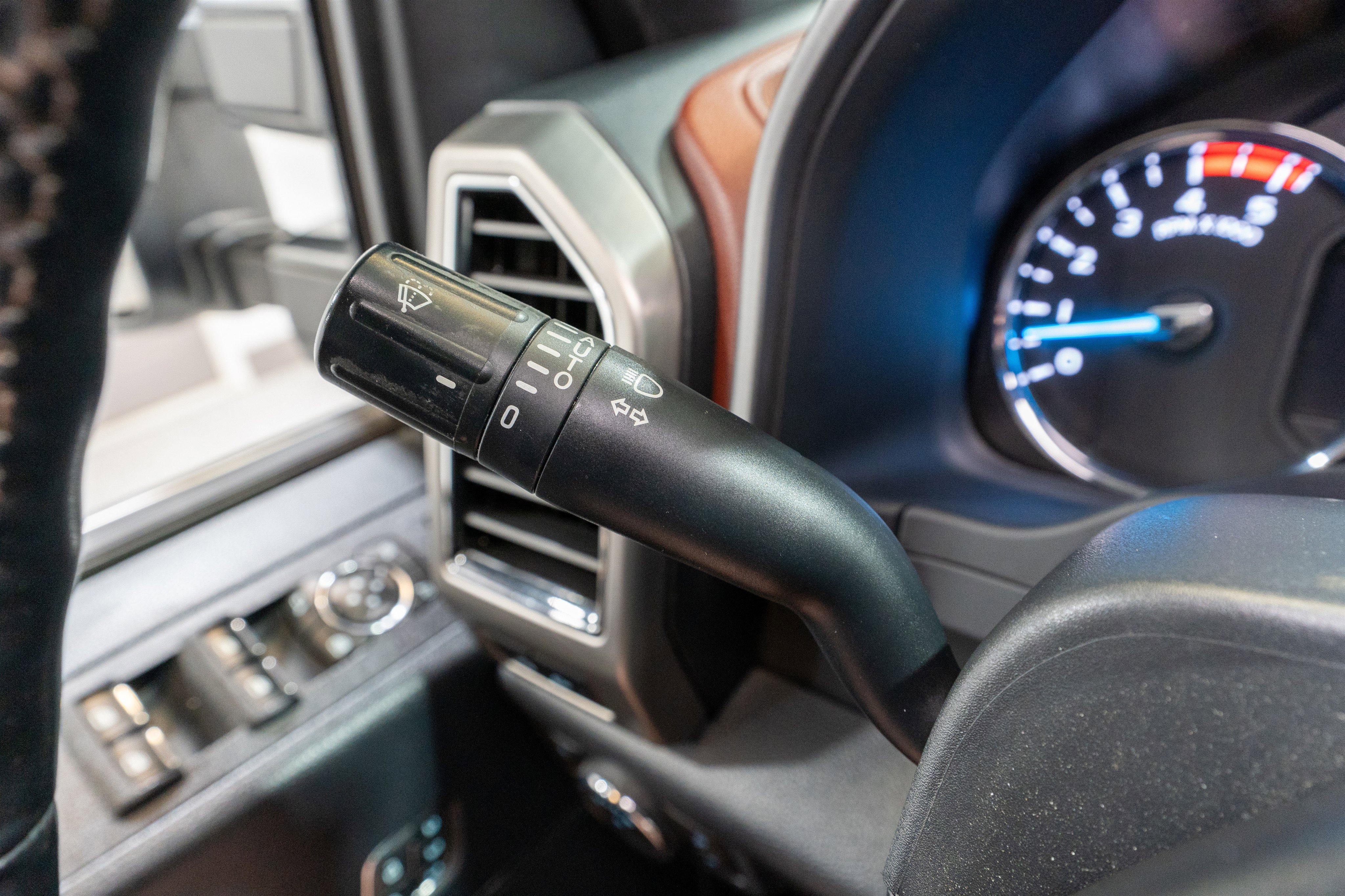 Used 2022 Ford F250 Platinum w/ FX4 Off-Road Package image 33