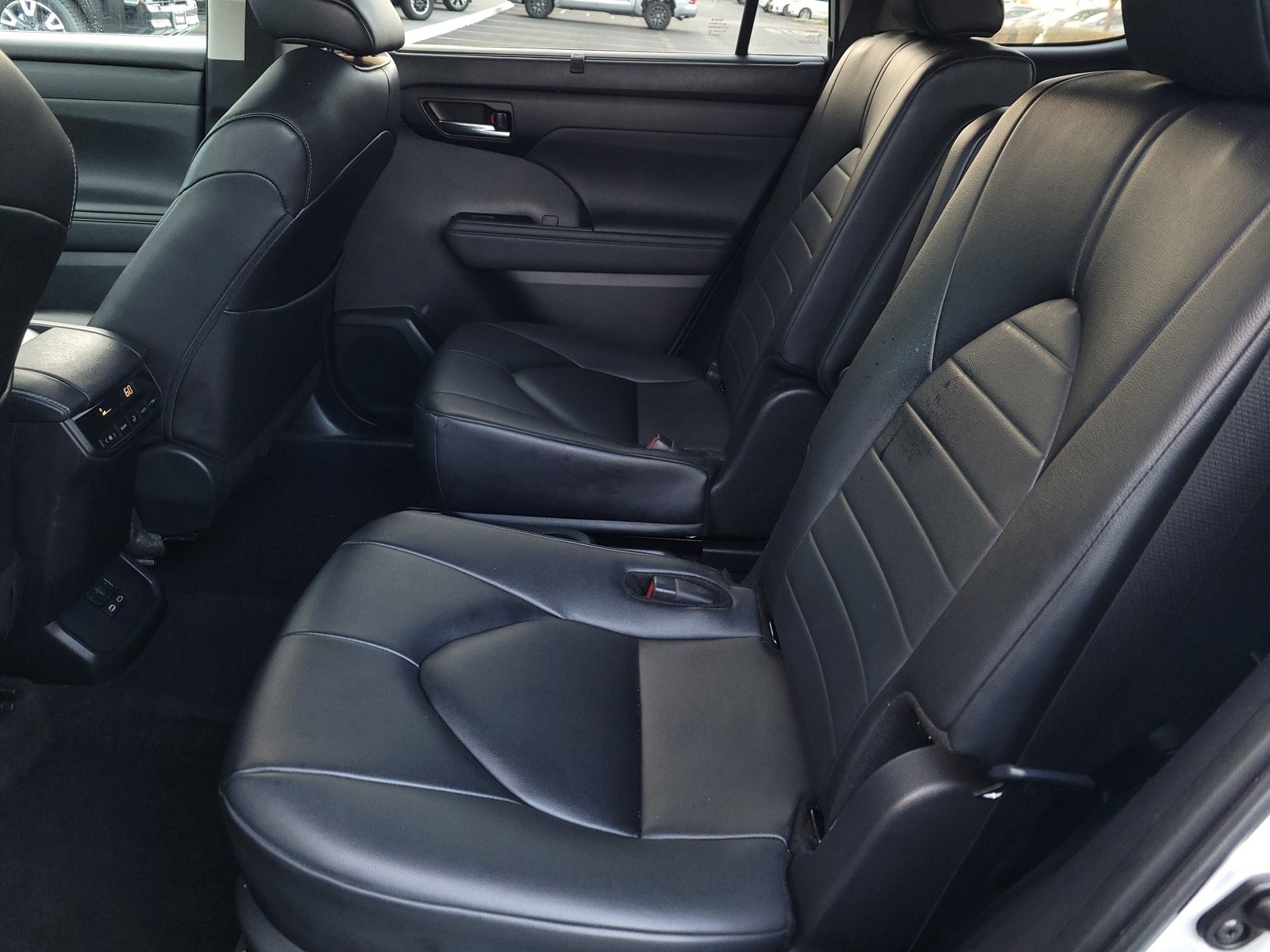 Certified 2024 Toyota Highlander XLE image 11