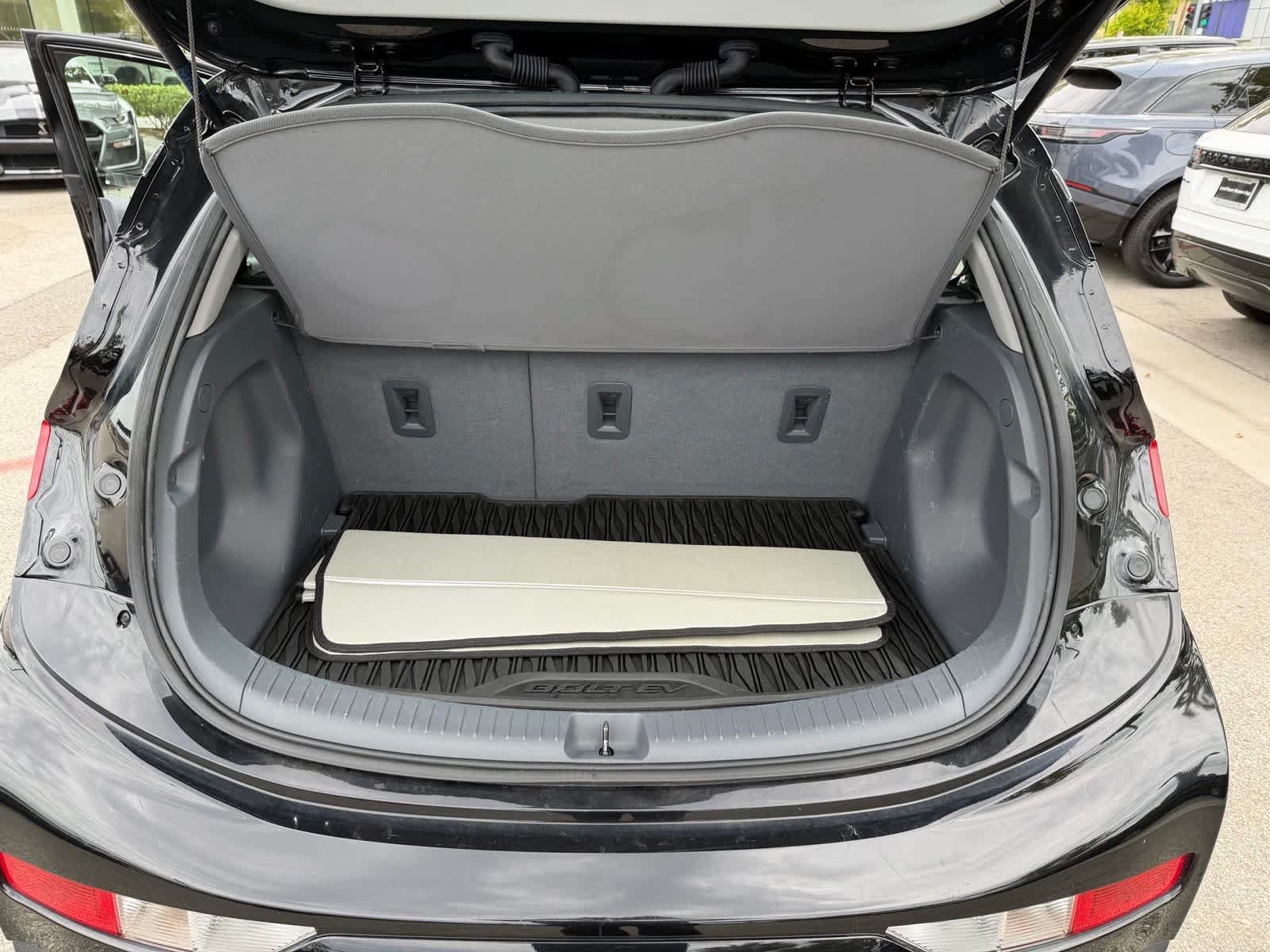 Used 2020 Chevrolet Bolt LT FWD image 17