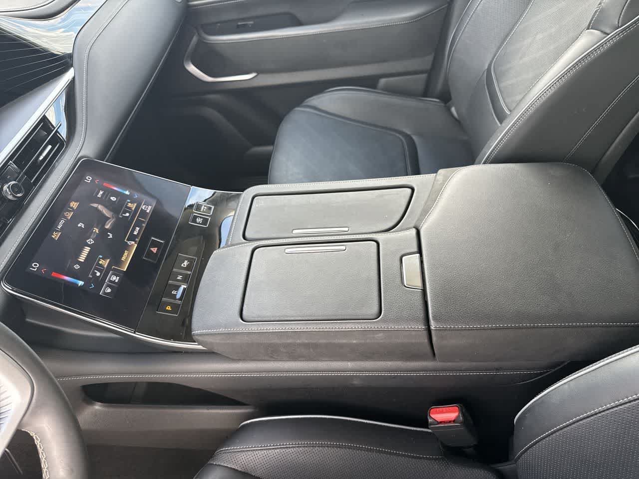 Used 2025 INFINITI QX80 Luxe RWD image 27