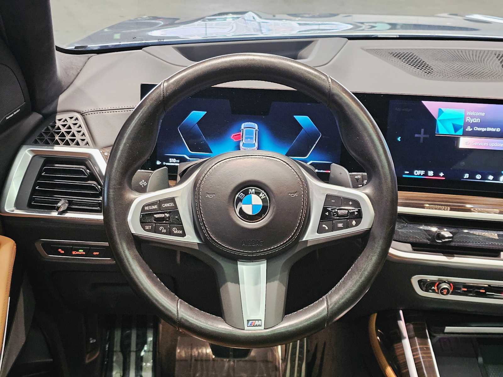 Used 2024 BMW X7 xDrive40i w/ M Sport Package image 11