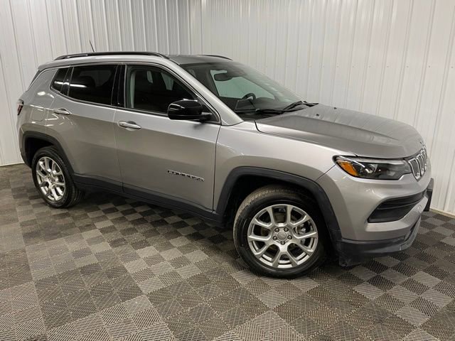 Used 2022 Jeep Compass Latitude w/ Sun and Sound Group image 1