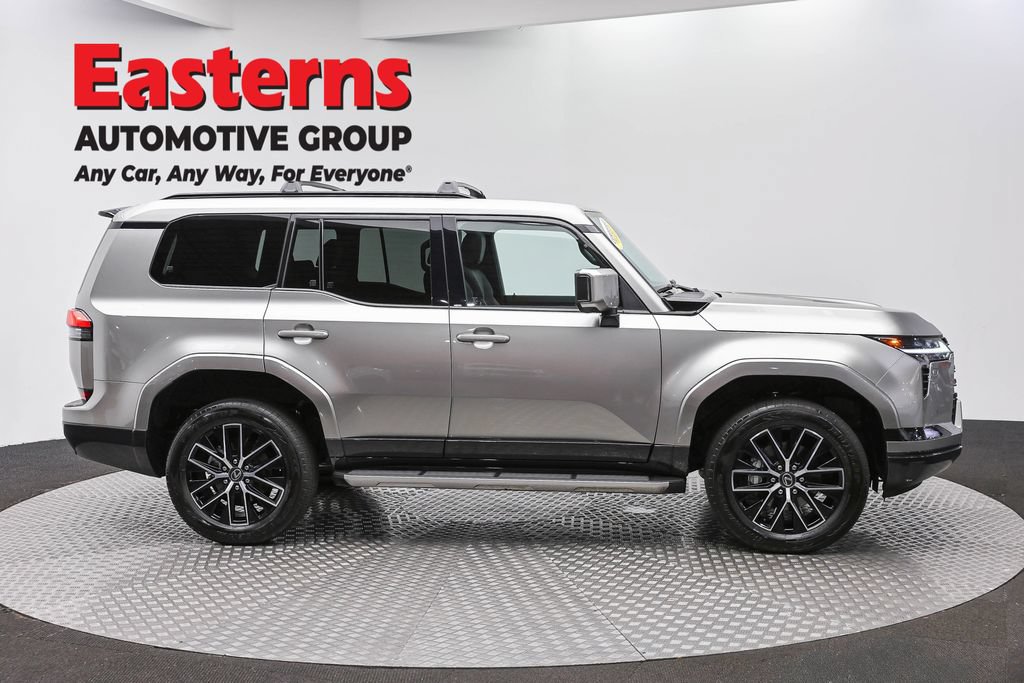 Used 2024 Lexus GX 550 w/ Cold Area Package AWD/4WD image 4